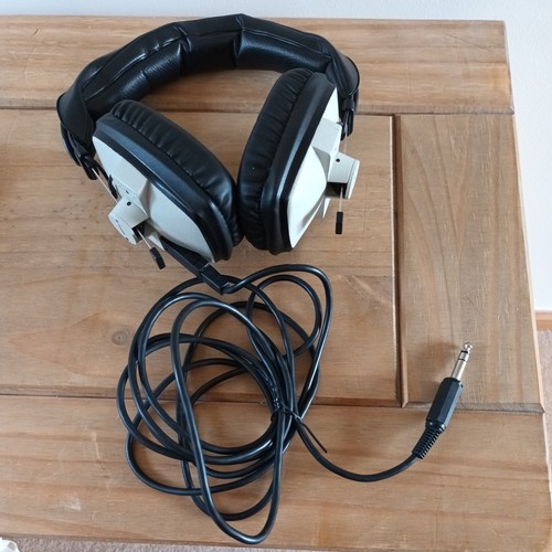 Beyerdynamic dt100 headphones - beyerdynamic,