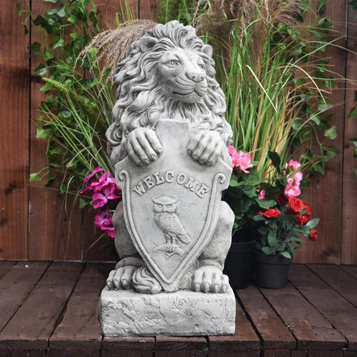Stunning and majestic lion - stunning,
