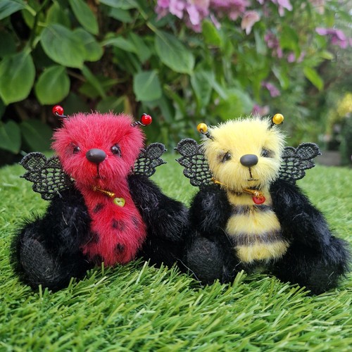 Set two lady bug buzz - of,