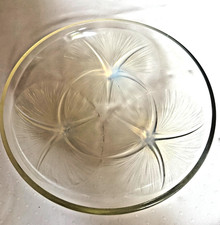 R.LALIQUE VOLUBILIS DISH OPALESCENT.SIGN AND NUMBER.1924. 21.5 CM DIAMETRE .