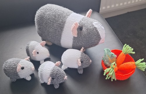 Hand knitted family mum - family,