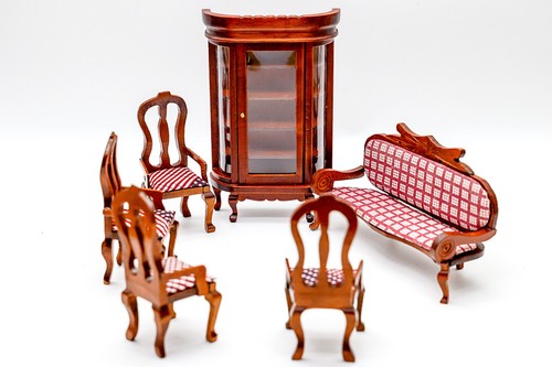 Scale dolls house - 1:12,