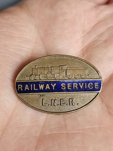 Ww2 lner railway service badge - lner,
