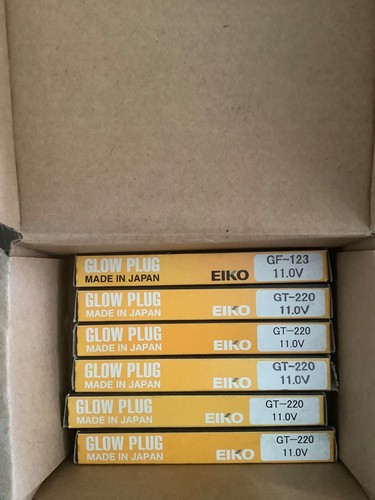 Eiko 220 x4 - 11.0v, x4.