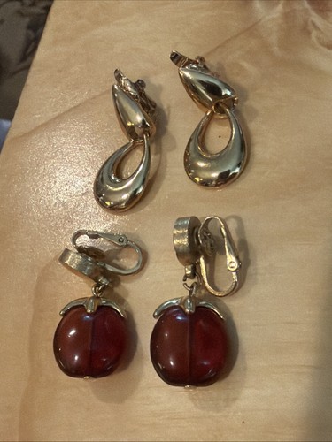 Pair trifari clip on - trifari,