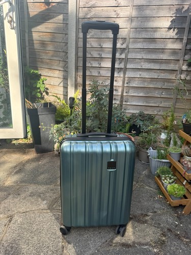 Tripp retro cabin suitcase - retro,