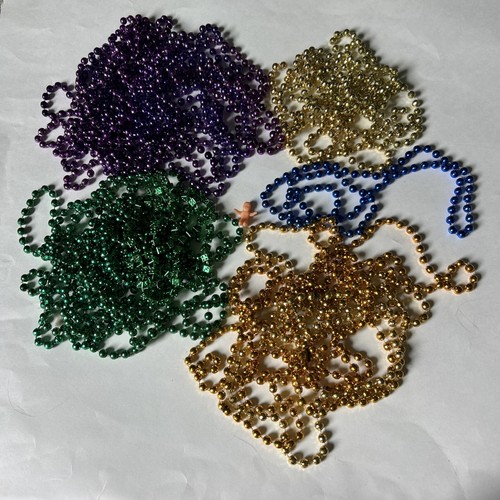 Lot mardi gras beads 30 - 24,