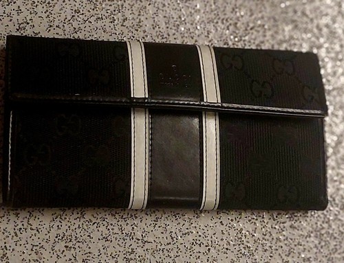 Gucci card holder - gucci, wallet