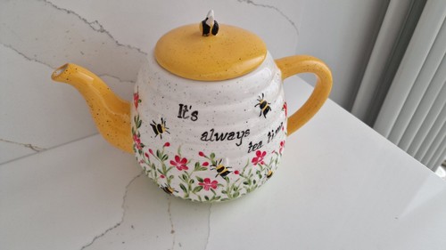 Bee floral hand - bee,