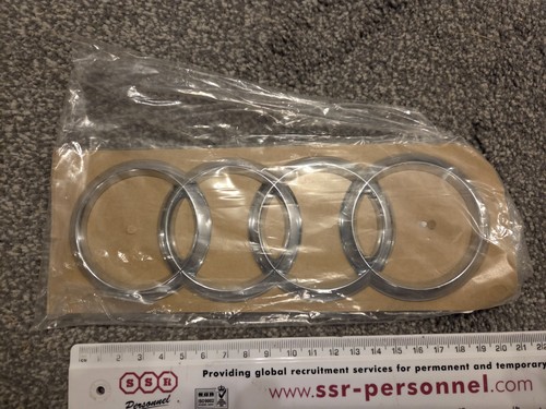 New genuine audi rsq3 - new, a1,