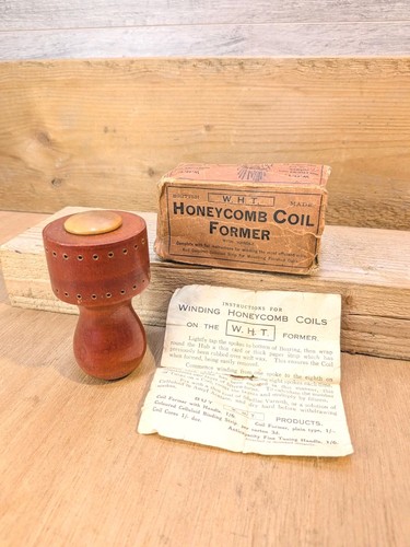 1920s wht wooden honeycomb - 1920s,