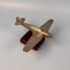 WW2 ERA RAF HAWKER HURRICANE TRENCH ART DESK TOP MODEL ON WOODEN PLINTH / STAND