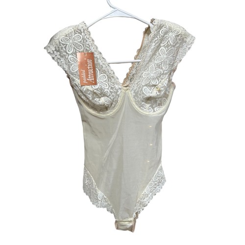 Nwt padded attraction - attraction, vintage