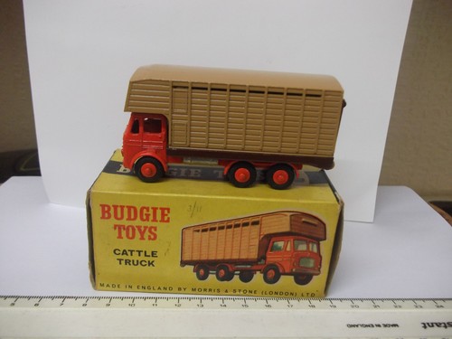 Budgie cattle truck - budgie,