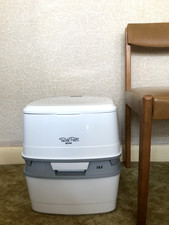 THETFORD PORTABLE PORTA POTTI 165 QUBE CHEMICAL CAMPING TOILET WITH FRAME