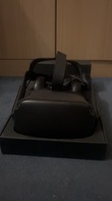 Oculus Quest 64GB 1st Generation All-in-One VR Gaming Headset Black + Case