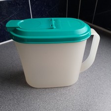 Tupperware Store & Pour