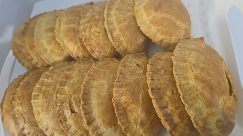Justloaves nigerian meatpie - justloaves,