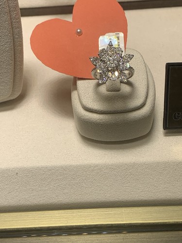 18ct diamond cluster ring - diamond,