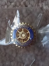 1 x Rotary International Badge