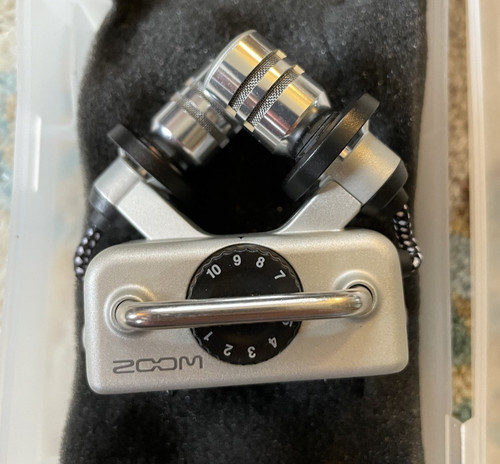 Zoom shock mounted stereo - zoom,