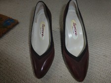 Ladies brown leather shoe with