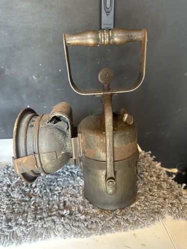 Premier carbide miners lamp