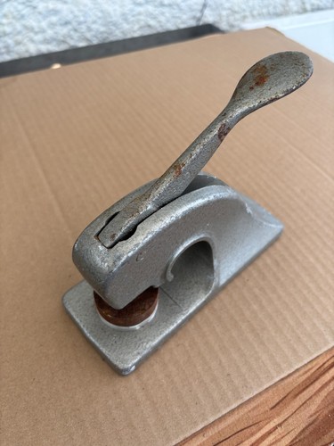 Vintage desktop paper embosser