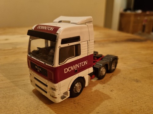 Corgi modern truck tractor - modern,