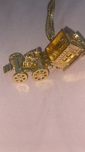 Premium gold gypsy wagon - premium,