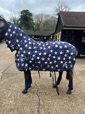 Rhinegold mediumweight stable rug with neck 5ft 9in [AC]VC2484