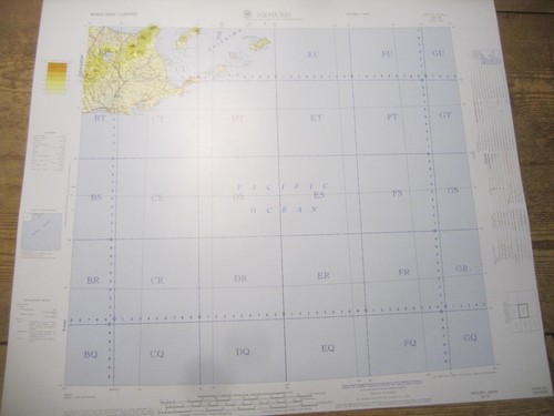 Vintage topographic molded - ,