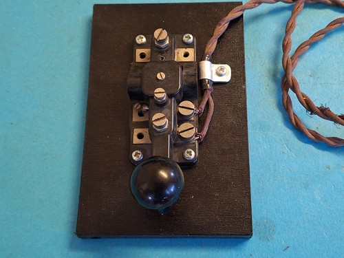 Morse key wooden base - key,
