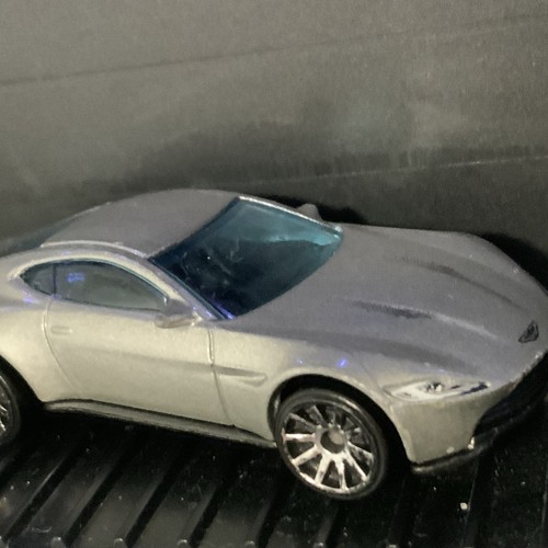 Hot wheels james bond - wheels, aston