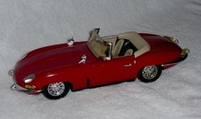 RED E-TYPE JAGUAR CONVERTABLE