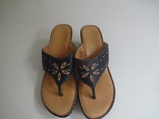 Pavers Brown Wedge Toepost