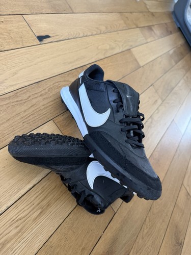 Black nike astro turfs good - black,