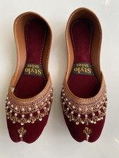 Ladies/women Maroon Velvet Embroidered Fancy Khussa/Shoe Size UK 3.5 (Asian 6)