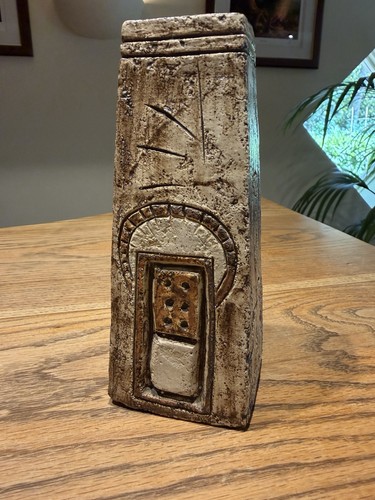 Troika coffin vase - troika, cornwall