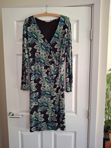 Gorgeous black green floral - gorgeous,