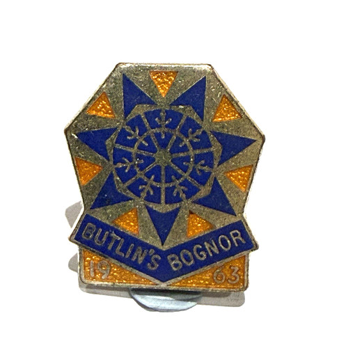 Butlins badge holiday camp - butlins,