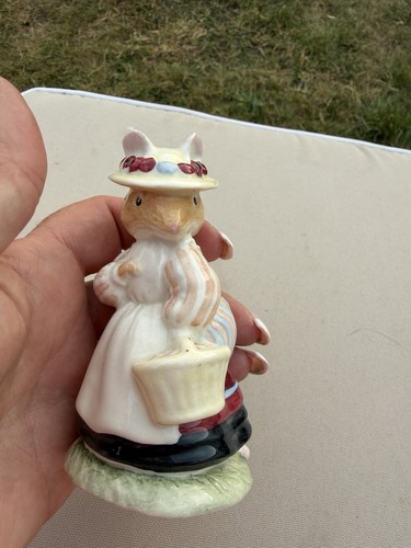 Royal doulton lady woodmouse - doulton,
