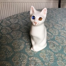 Winstanley White Cat Size 2 with Odd Glass Eyes + Signed - 21cm - Gorgeous!!