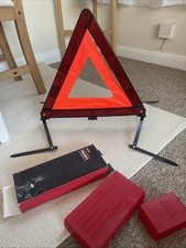 Halfords warning triangle