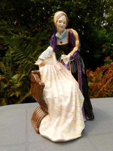 Royal doulton six - royal, wives