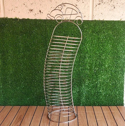 Freestanding metal wire - metal, cd