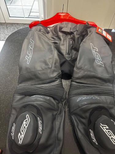 Motorcycle piece leathers - 2,