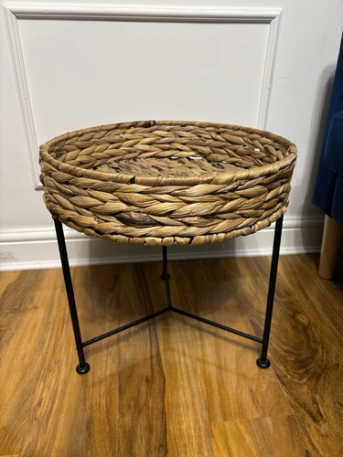 Round tray side table - round, woven