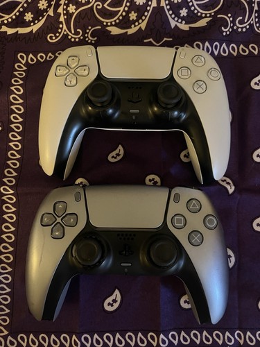 Two playstation dualsense - two, 5