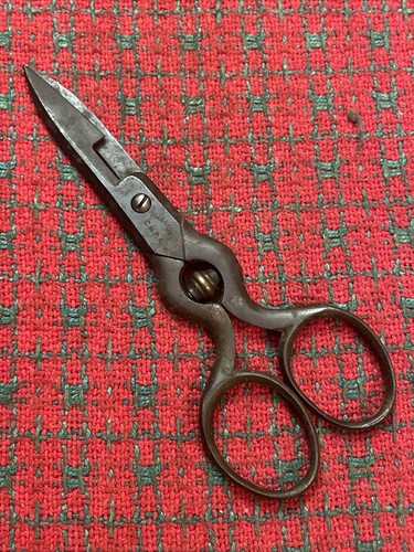 Vintage button hole scossors - vintage,